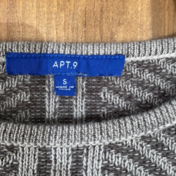Apt 9 Women’s sweater - Picture 5 of 7